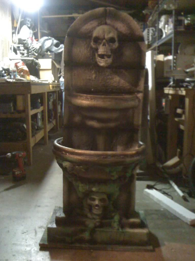 Static Skull Fountain