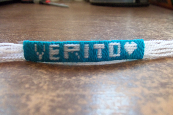 Como hacer una pulsera de hilo con nombre